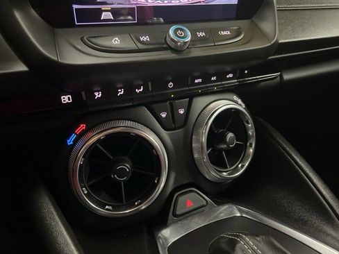 Used 2021 Chevrolet Camaro LT w/ RS Package image 40