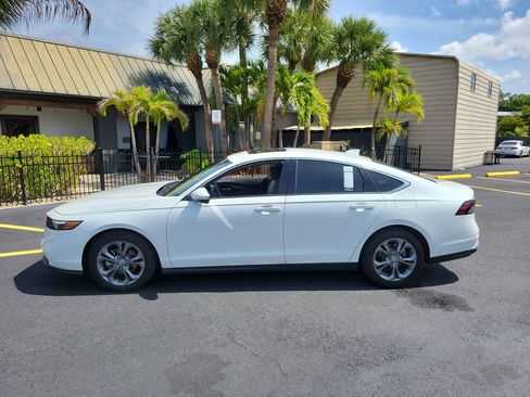Used 2024 Honda Accord EX image 9