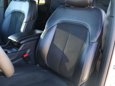 Used 2025 Jeep Grand Cherokee Altitude image 14