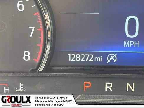 Used 2022 Ford Explorer XLT w/ Equipment Group 202A AWD/4WD image 17