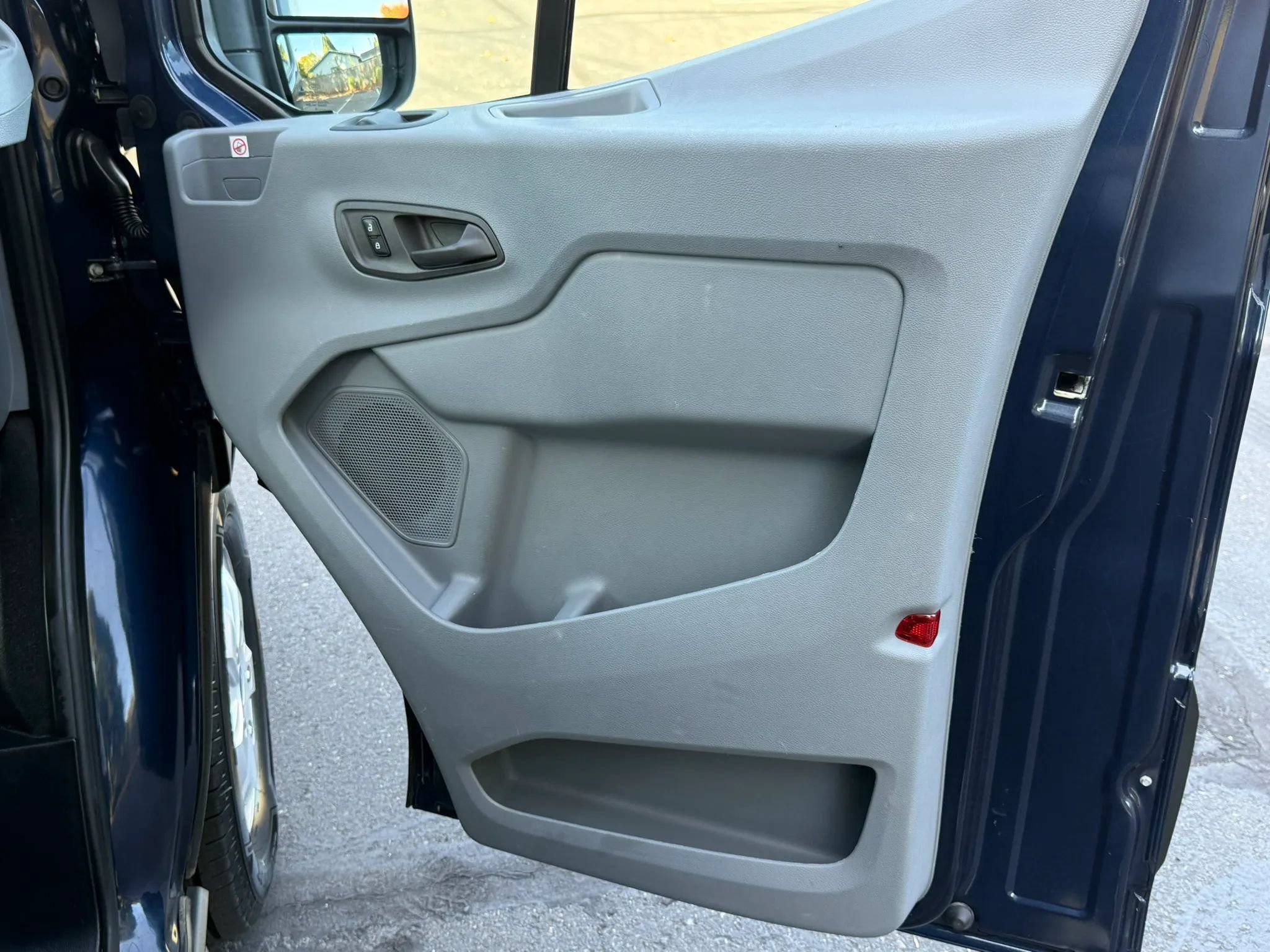 Used 2019 Ford Transit 350 XLT RWD image 30