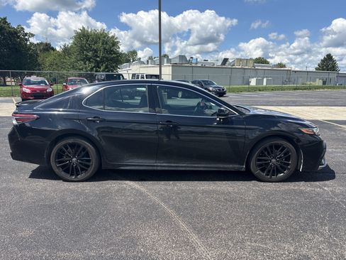 Used 2024 Toyota Camry XSE FWD image 3