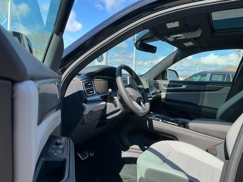 New 2026 Volkswagen Atlas Cross Sport SEL R-Line AWD/4WD image 10