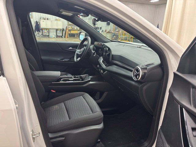 Used 2026 Chevrolet Equinox LT AWD/4WD image 12