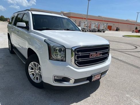 Used 2019 GMC Yukon XL SLT w/ Open Road Package AWD/4WD image 3