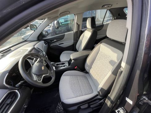 Used 2022 Chevrolet Equinox LS image 36