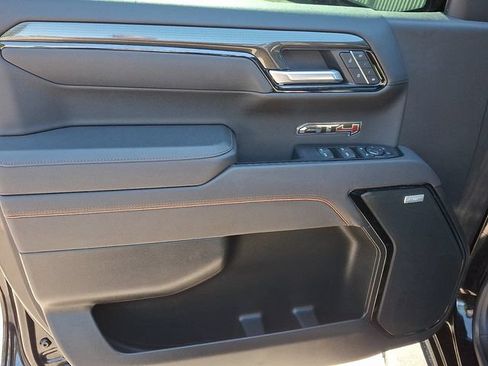 Used 2025 GMC Sierra 1500 AT4 w/ AT4 Premium Package AWD/4WD image 8