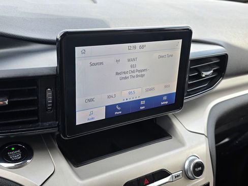 Used 2021 Ford Explorer XLT image 24