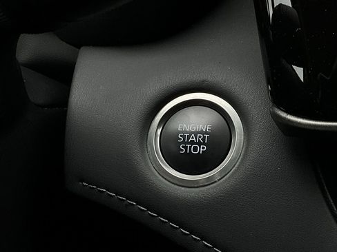 Used 2025 Toyota Highlander LE image 27