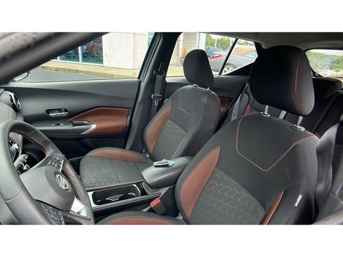 Used 2023 Nissan Kicks SR image 5