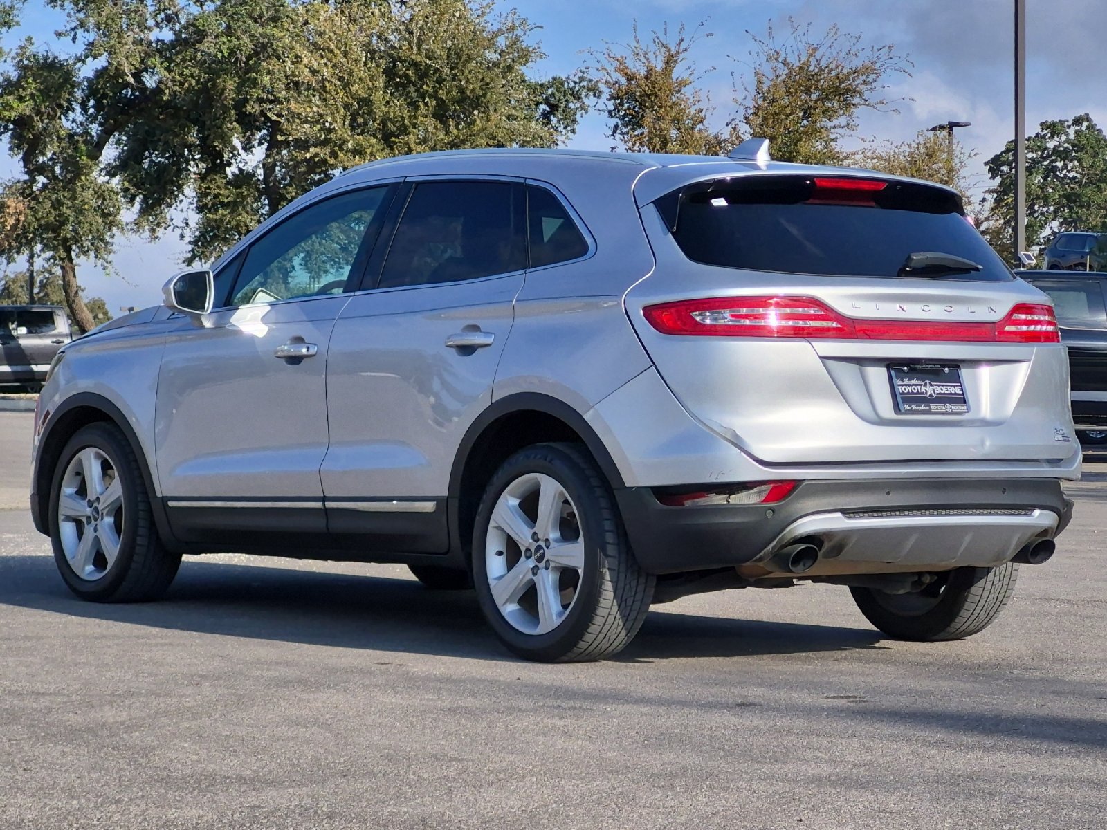 Used 2016 Lincoln MKC Premiere FWD image 3