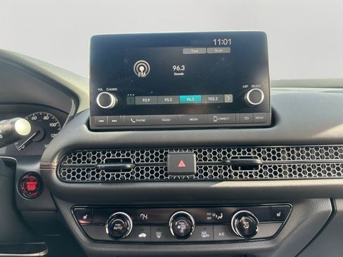 Used 2025 Honda HR-V Sport image 16