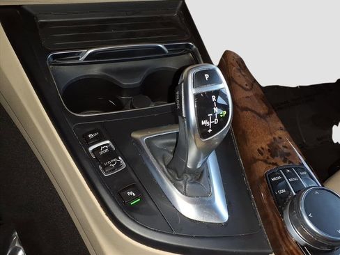 Used 2017 BMW 330i Gran Turismo xDrive image 24