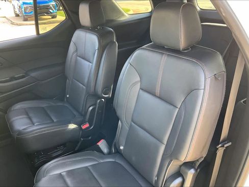 Used 2022 Chevrolet Traverse RS image 19