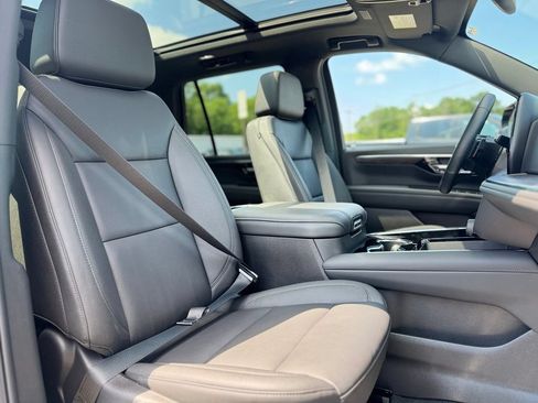 Used 2026 Chevrolet Tahoe Z71 w/ Comfort Package AWD/4WD image 12