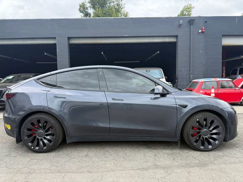 Used 2022 Tesla Model Y Performance AWD/4WD image 8