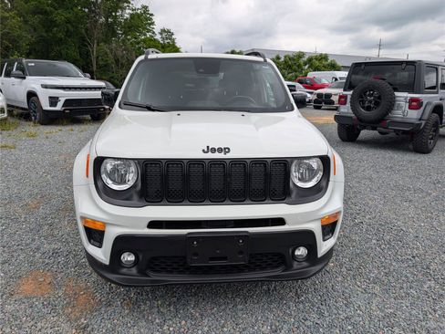 Used 2022 Jeep Renegade Altitude w/ Sun/Sound Group AWD/4WD image 8