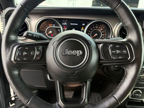 Used 2021 Jeep Wrangler Unlimited Sport AWD/4WD image 17