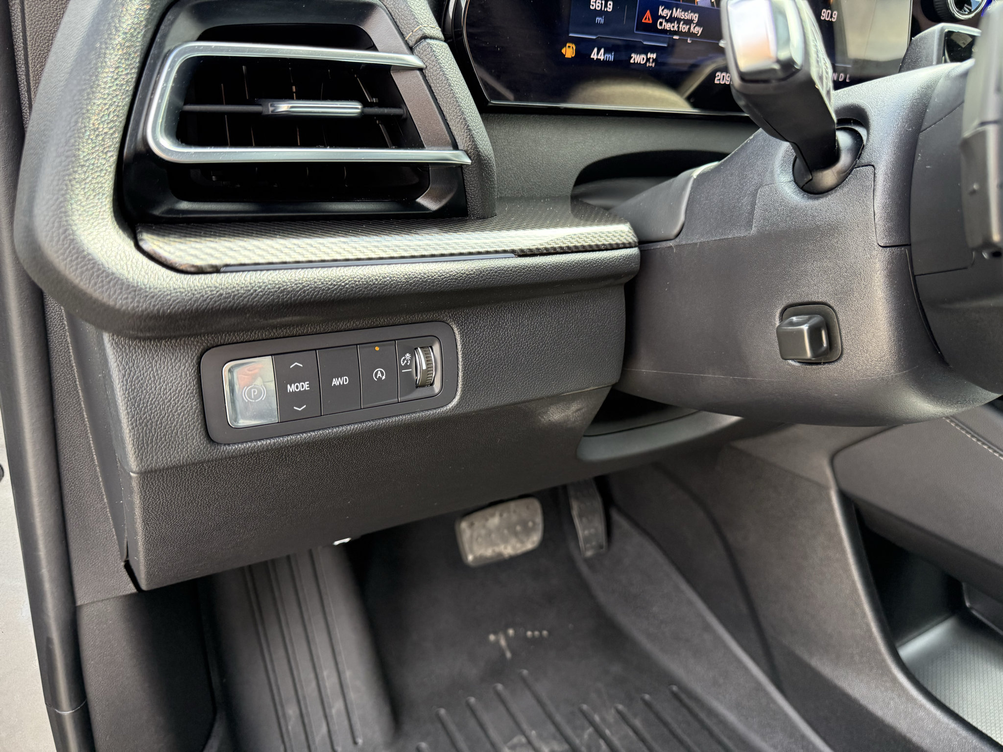 Used 2025 Chevrolet Traverse High Country AWD/4WD image 16