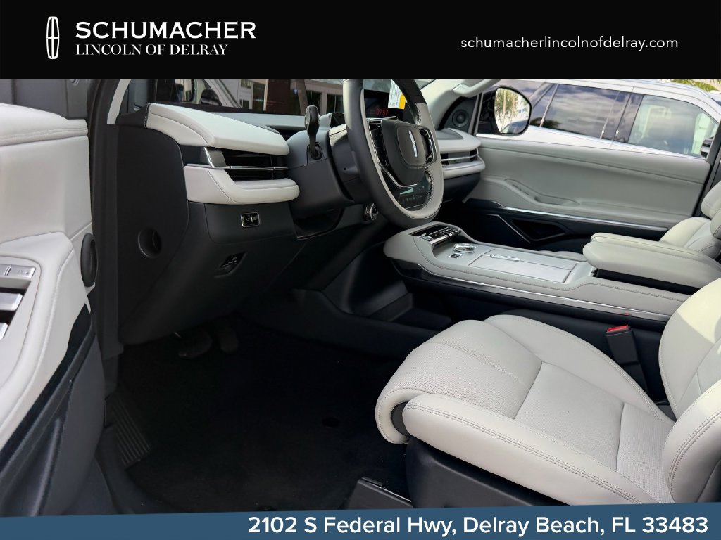 New 2026 Lincoln Navigator Premiere AWD/4WD image 12