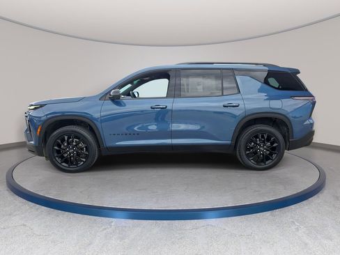Used 2024 Chevrolet Traverse LT w/ Midnight/Sport Edition FWD image 9