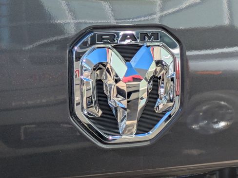 Used 2022 RAM 2500 Big Horn AWD/4WD image 25
