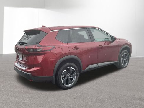 Used 2026 Nissan Rogue SV AWD/4WD image 3