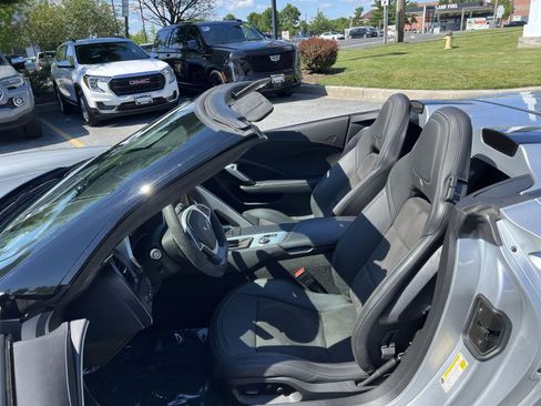 Used 2017 Chevrolet Corvette Stingray Convertible RWD image 13