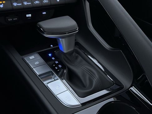 New 2026 Hyundai Elantra Limited image 25