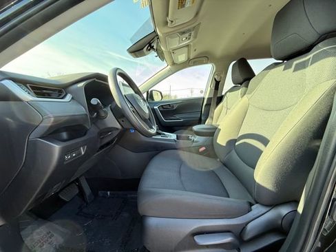 Used 2025 Toyota RAV4 LE image 22
