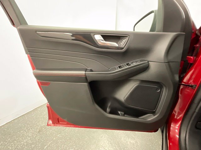 Used 2025 Ford Escape ST-Line AWD/4WD image 9