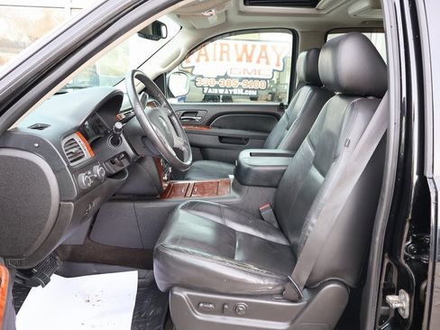 Used 2012 Chevrolet Avalanche LTZ image 13