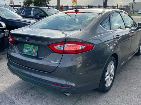 Used 2014 Ford Fusion SE FWD image 7