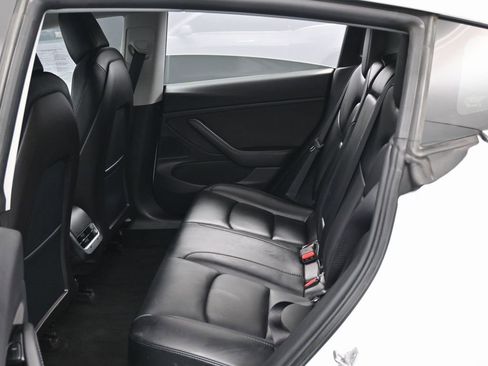 Used 2019 Tesla Model 3 Mid Range image 36