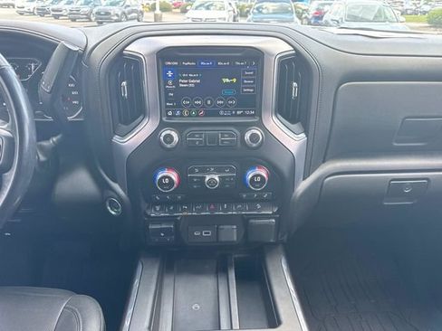 Used 2022 GMC Sierra 2500 SLT w/ SLT Premium Package AWD/4WD image 19