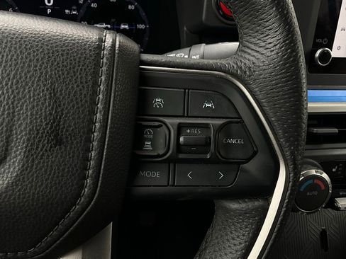 Used 2025 Toyota Tacoma TRD Off-Road image 34