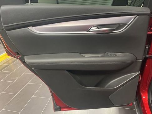 Certified 2024 Cadillac XT5 Luxury image 11