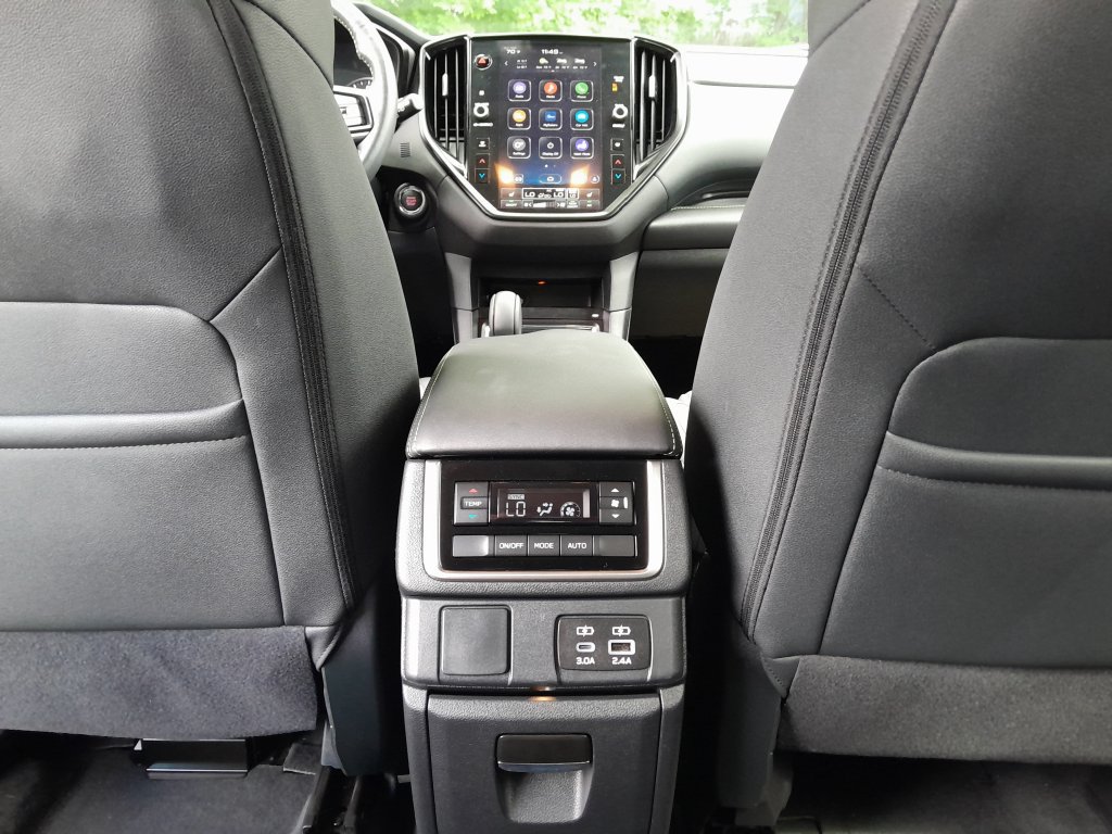 Certified 2024 Subaru Ascent Onyx Edition AWD/4WD image 31