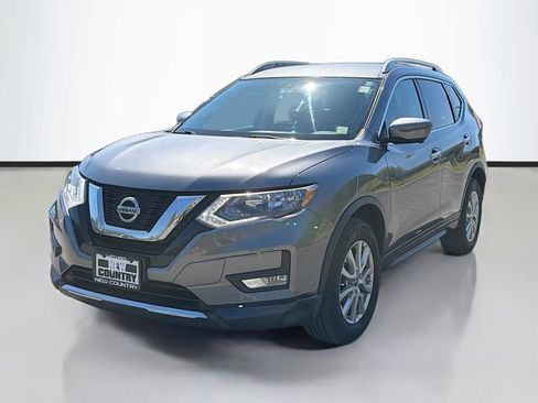 Used 2017 Nissan Rogue SV w/ SV Premium Package AWD/4WD image 3