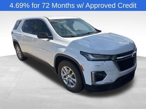 Used 2022 Chevrolet Traverse LS image 1