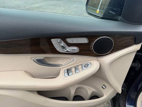 Used 2020 Mercedes-Benz GLC 300 4MATIC image 13