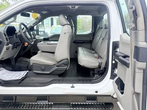Used 2017 Ford F250 XL w/ Power Equipment Group AWD/4WD image 14