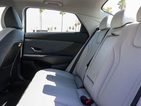 Used 2025 Hyundai Elantra Limited FWD image 25