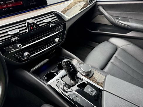 Used 2019 BMW 530e w/ Convenience Package RWD image 13