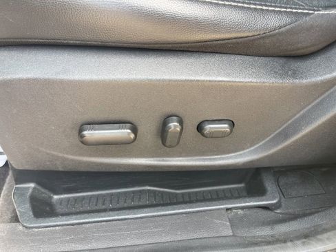 Used 2017 Ford Escape SE w/ Equipment Group 201A image 16