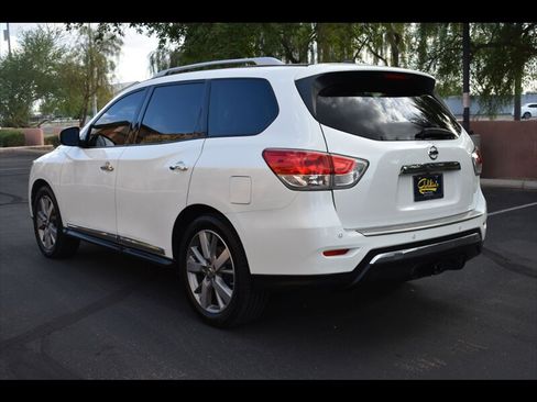 Used 2016 Nissan Pathfinder Platinum w/ Cargo Package FWD image 6