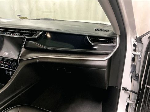 Used 2022 Jeep Grand Cherokee Limited 4xe w/ MOPAR Finishing Package image 13