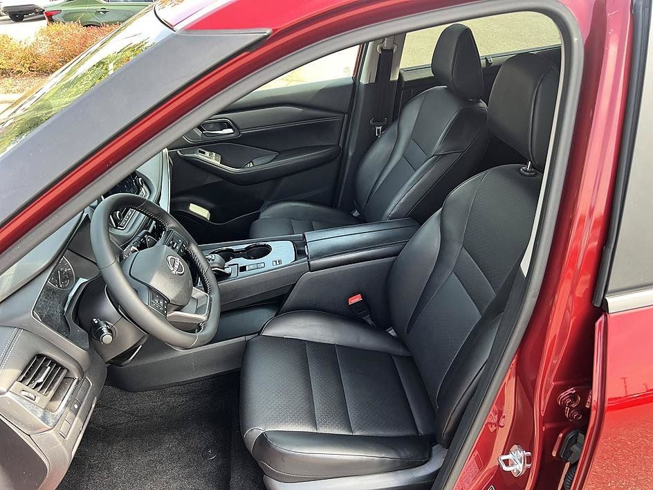 Certified 2026 Nissan Rogue SV w/ SV Premium Package FWD image 13