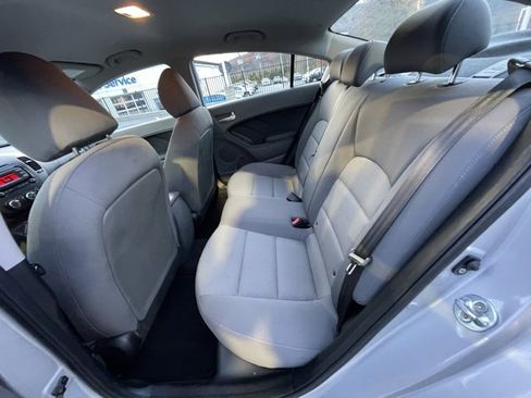 Used 2017 Kia Forte LX image 30