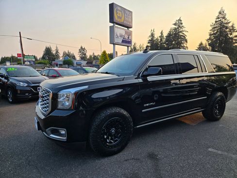 Used 2018 GMC Yukon XL Denali w/ Denali Ultimate Package AWD/4WD image 5